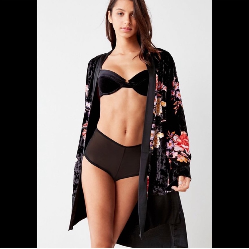Boho Out From Under Urban Outfitters Velvet Floral Kimono
